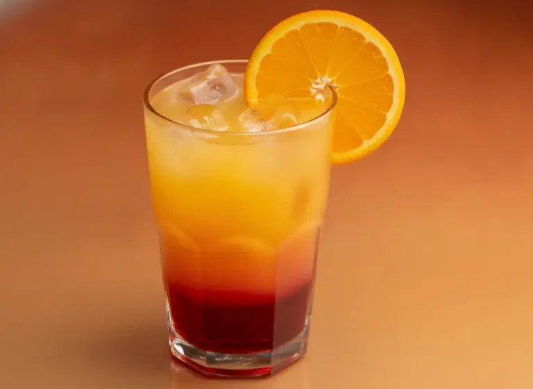 Amaretto Sunrise im Glas