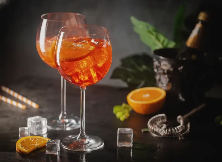 Aperol Spritz mit Prosecco im Glas