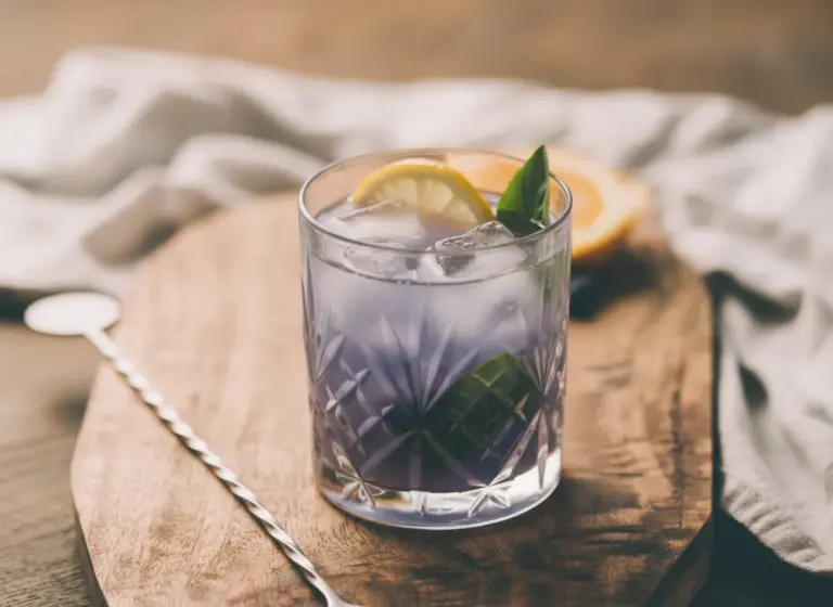 Blueberry Basil Limonade im Glas