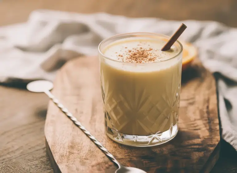 Brandy Egg Nog im Glas