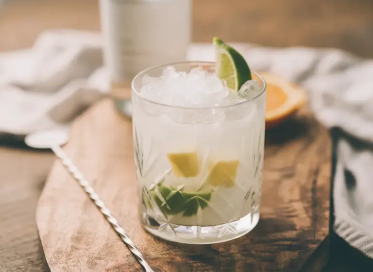 Caipirol Tropical im Glas