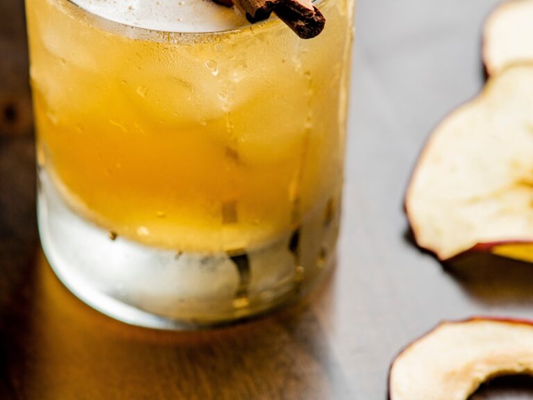 Cinnamon Apple Whiskey Sour