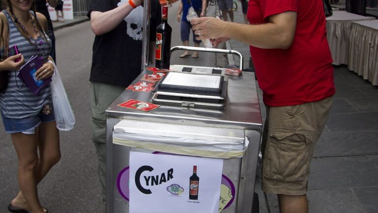 cynar-cocktails-was-ist-das — Dan Silvers / CC BY 2.0 / Wikimedia Commons