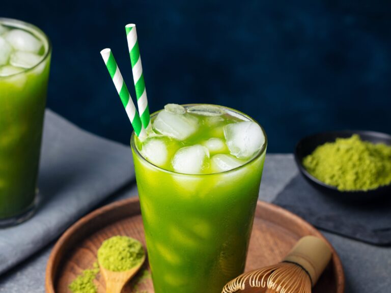 Eis-Matcha-Latte