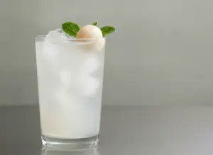 Geisterlychee – alkoholfrei im Glas