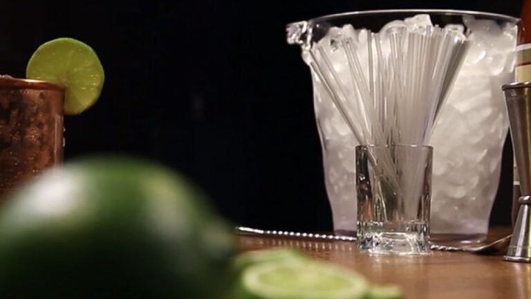 Ginger-Likör-Cocktails - Was ist das ? — Berries.com / by via Openverse