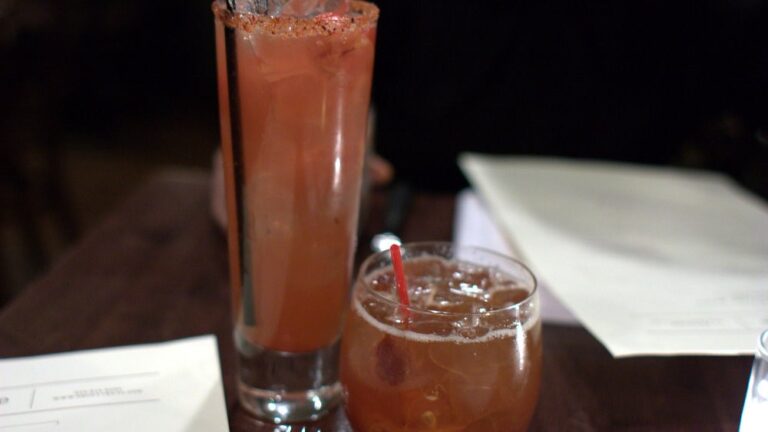 Grapefriut-Likör Cocktails - Was ist das ? — goodiesfirst / by via Openverse
