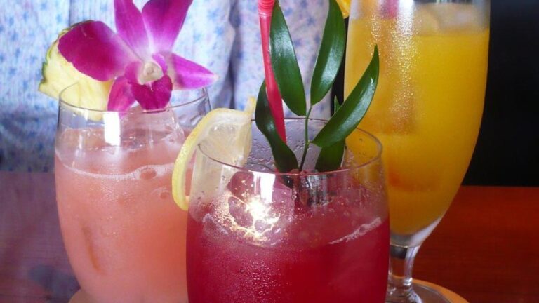 Guava-Likör-Cocktails - Was ist das ? — dichohecho / by via Openverse