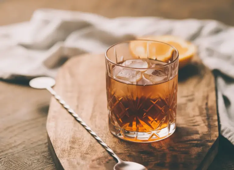 Improved Whiskey Cocktail im Glas