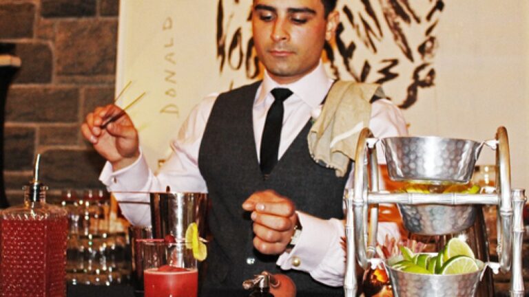 klassische-cocktails-was-ist-das — Cultpsy / CC BY-SA 3.0 / Wikimedia Commons