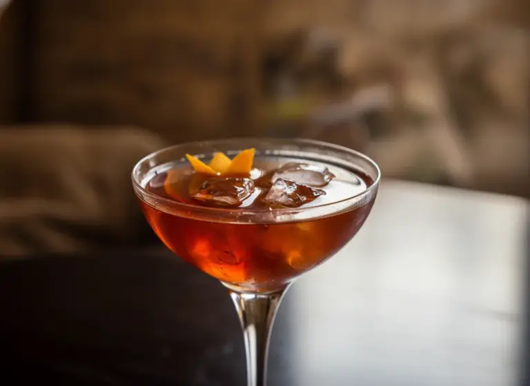Left Hand Martini im Glas