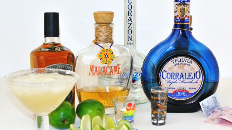 Likör Cocktails - Was ist das ? — Serge Melki / by via Openverse