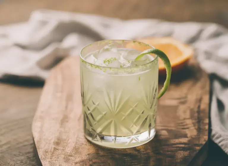 Lime Swizzle im Glas
