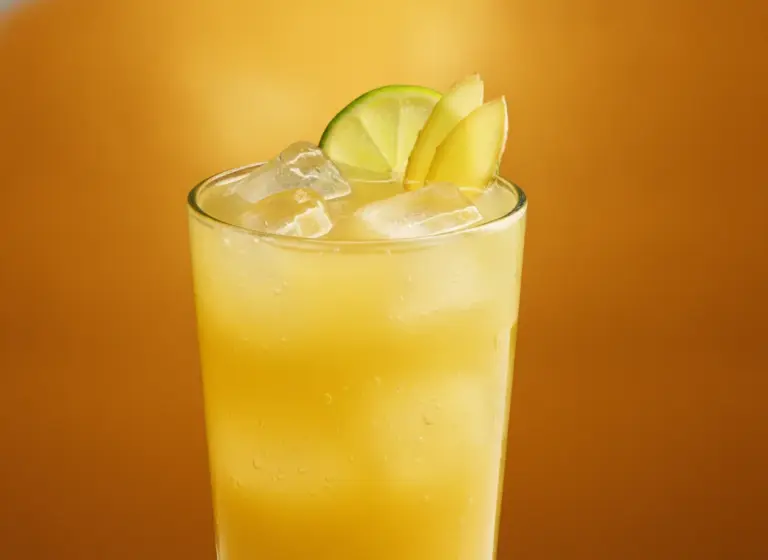 Mango-Ingwer-Limonade im Glas