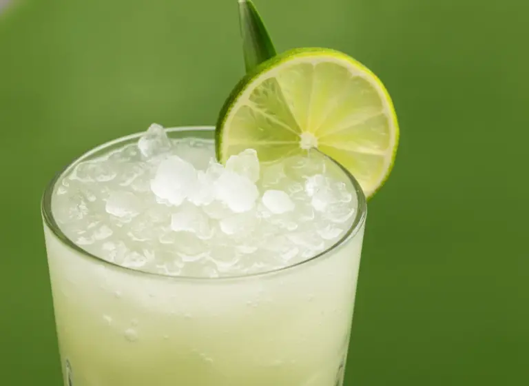 Midori Colada Light im Glas