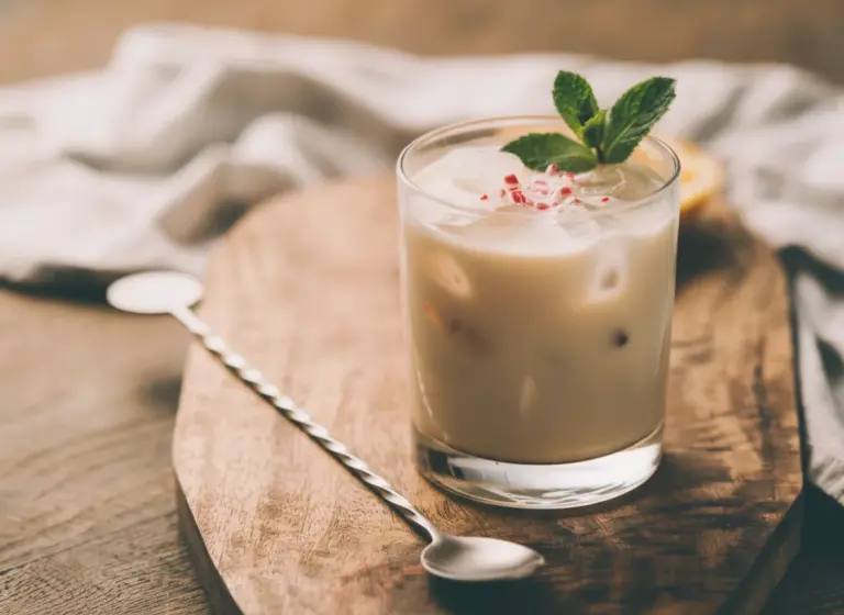 Peppermint White Russian im Glas