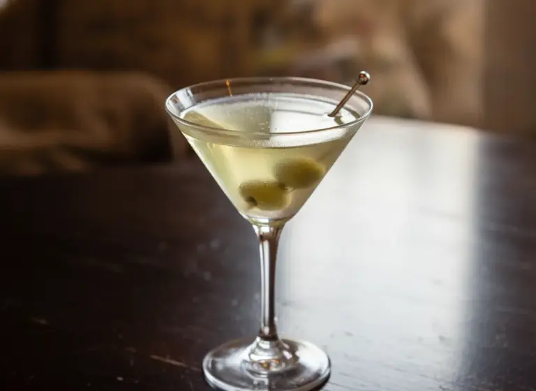 Rezept: Martini – dem Cocktail-Klassiker unter den Klassikern im Glas