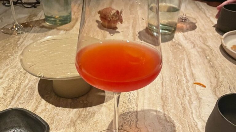 Rhabarber-Likör-Cocktails - Was ist das ? — Bex.Walton / by via Openverse