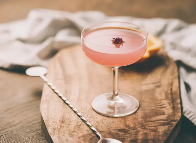 Rose Cocktail im Glas