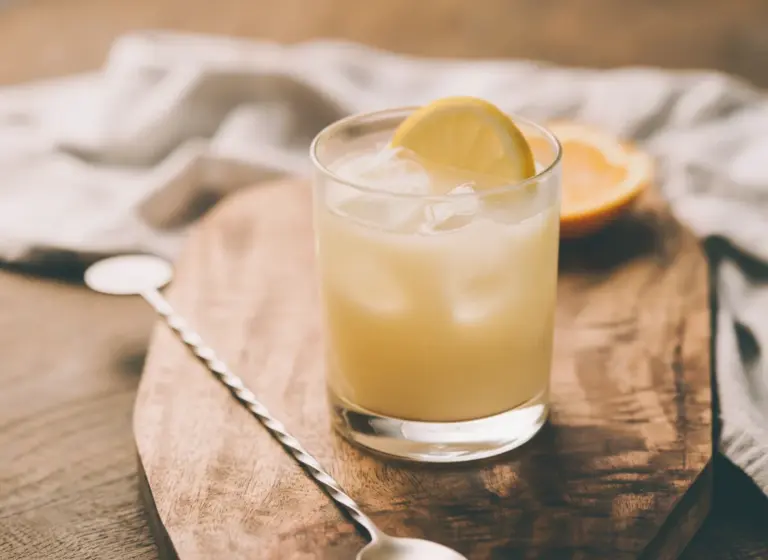 Snowball-Cocktail im Glas