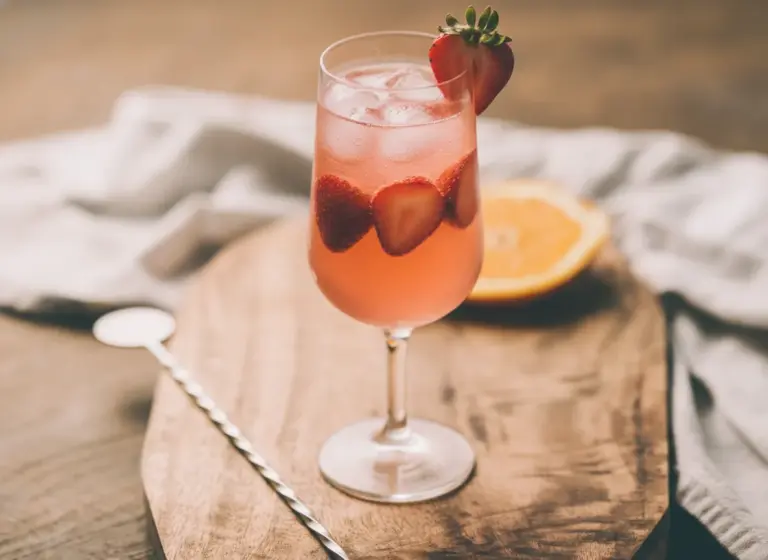Sparkling Straw-berry im Glas