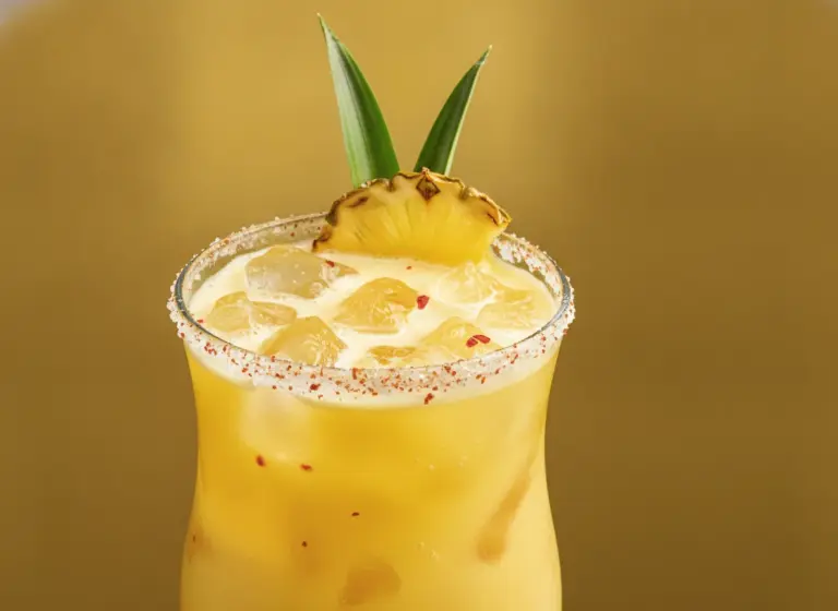 Spicy Golden Colada im Glas
