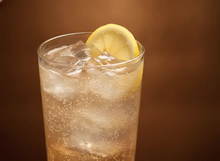 Umeshu Soda im Glas