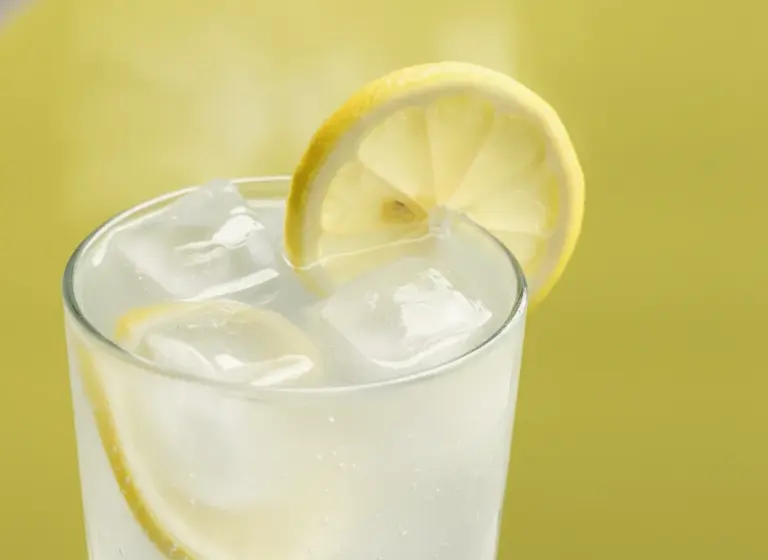 Vodka Lemon im Glas