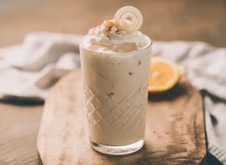 Weiße mexikanische Schokolade im Glas