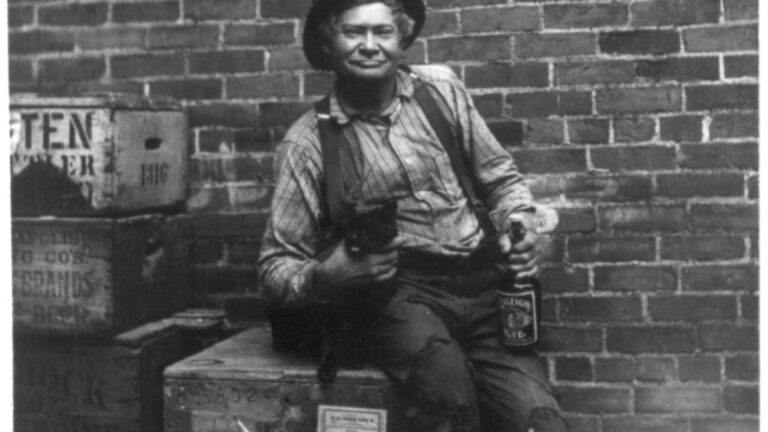whiskey-drinks-was-ist-das — Miscellaneous Items in High Demand, PPOC, Library of Congress / Public domain / Wikimedia Commons