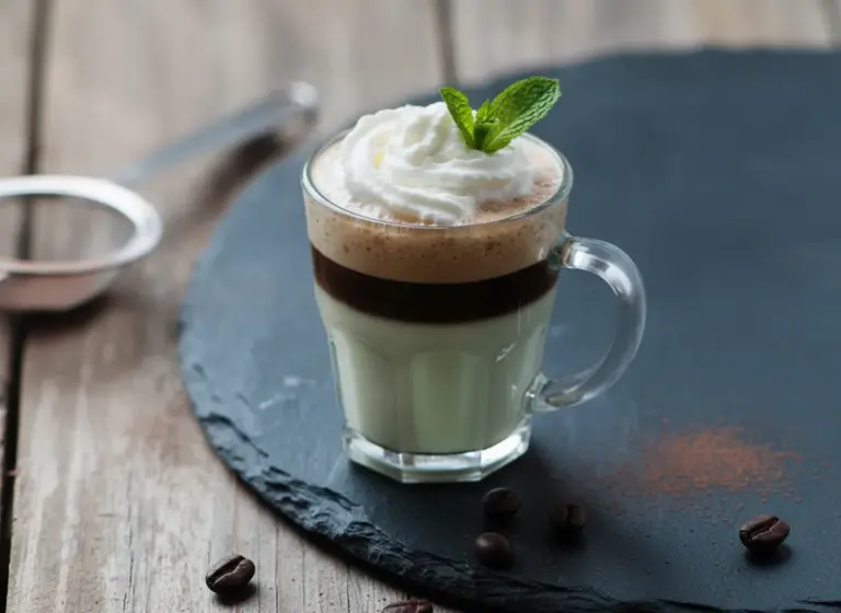 White Grasshopper Coffee im Glas