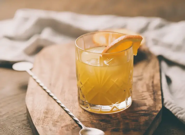 Yellow Almond im Glas